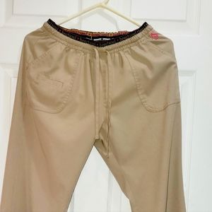 Heart & soul MEDIUM, khaki scrub pants